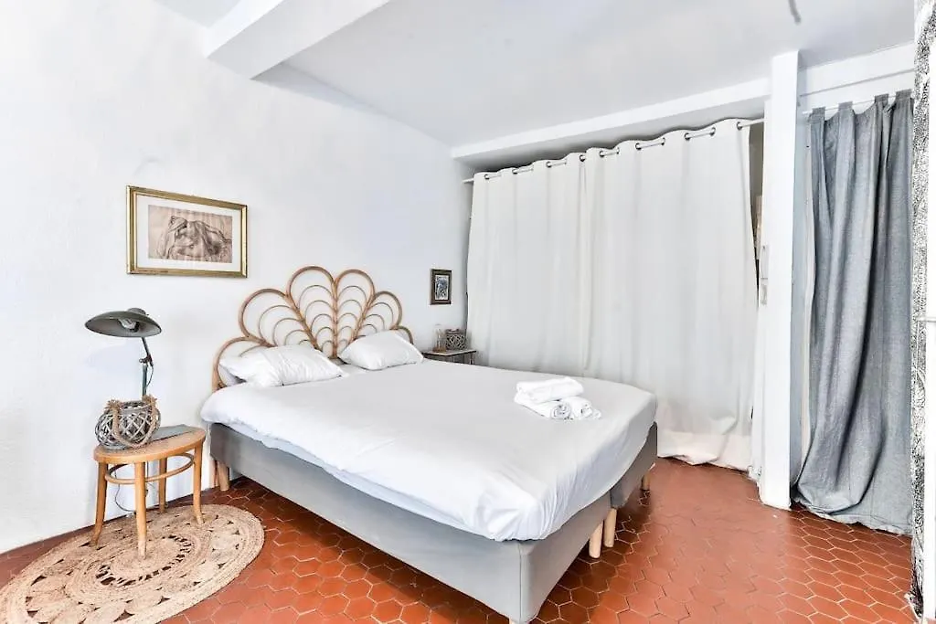 Apartment Charmant Studio Dans Le Quartier Du Panier Marseille