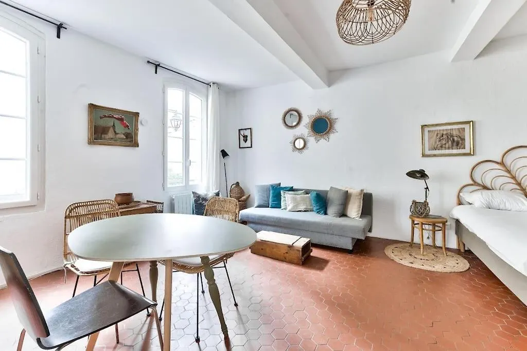 Charmant Studio Dans Le Quartier Du Panier Marseille 0*,