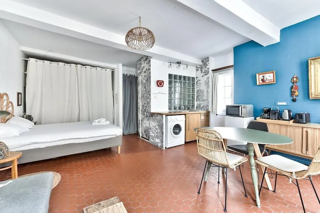 Charmant Studio Dans Le Quartier Du Panier contacts